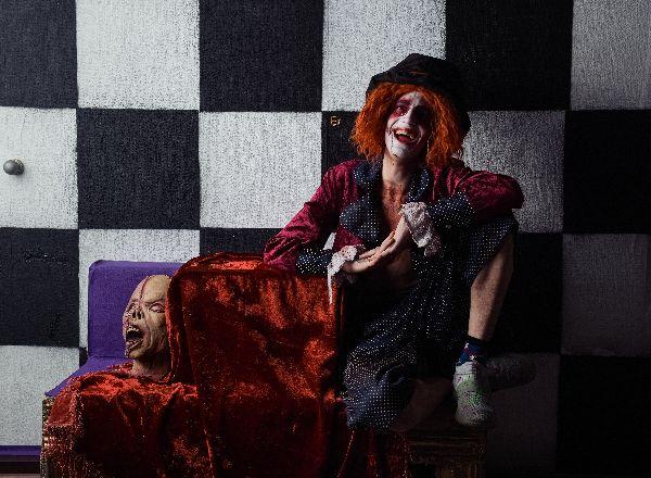 Перформанс Безумие Шляпника в Оренбурге